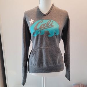 Gray Cali Bear Women's Sweater Size Small